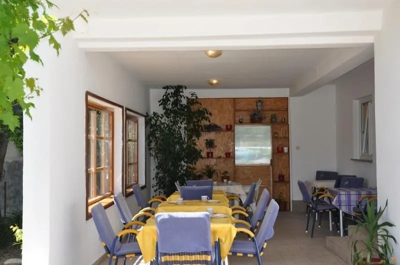 Room In Lopar With Terrace, Air Conditioning, Wifi 3719-3 Guest house