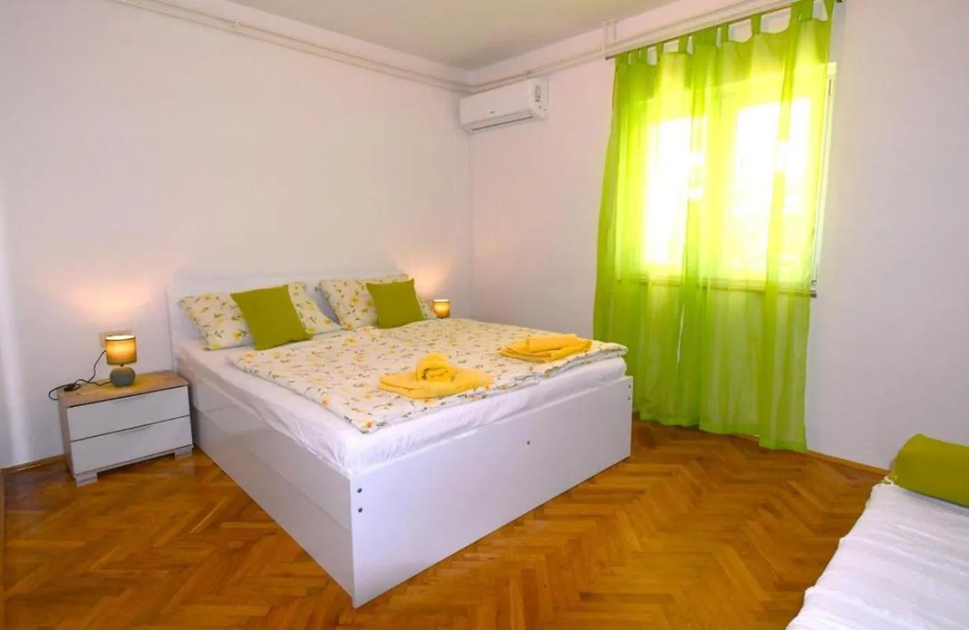 Room In Lopar With Terrace, Air Conditioning, Wifi 3719-3 location
